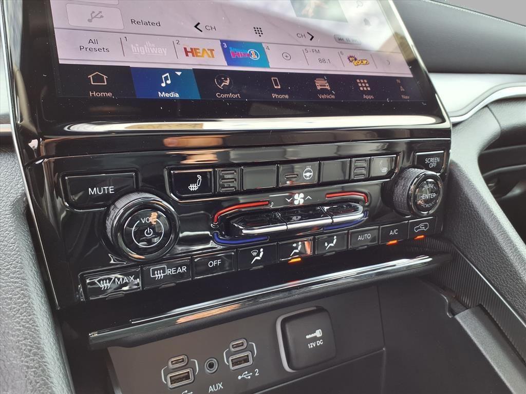 new 2025 Jeep Grand Cherokee L car, priced at $49,492