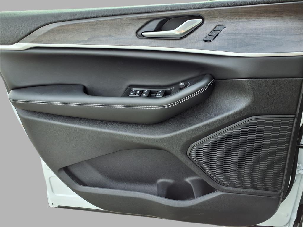 new 2025 Jeep Grand Cherokee L car, priced at $49,492