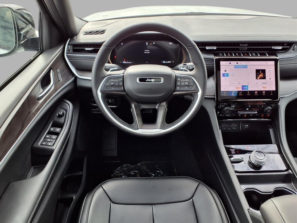 new 2025 Jeep Grand Cherokee L car, priced at $49,492