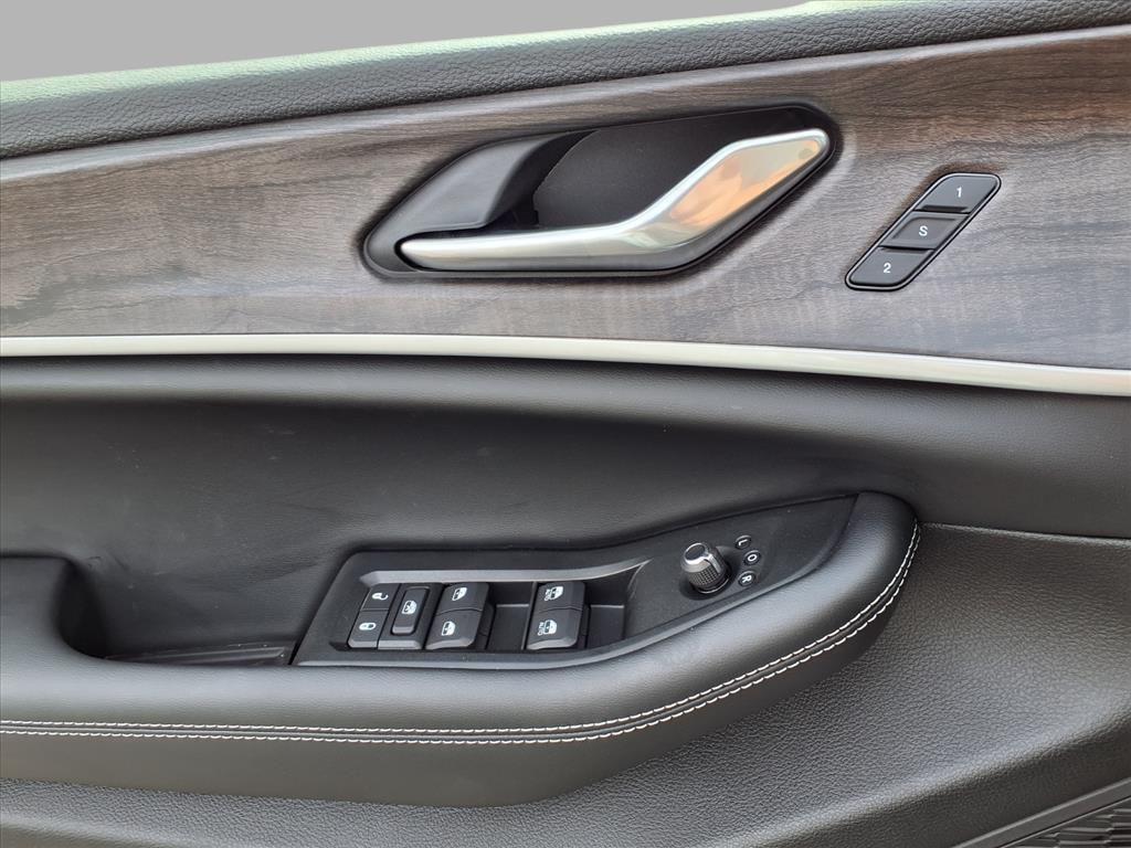 new 2025 Jeep Grand Cherokee L car, priced at $49,492