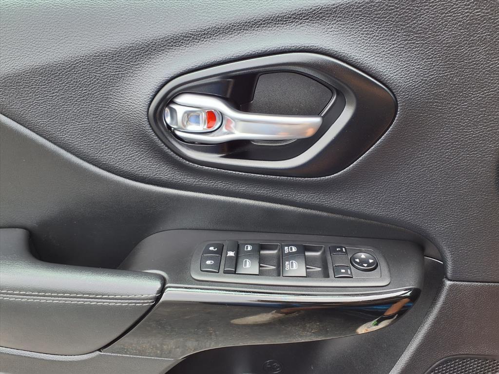 used 2023 Jeep Cherokee car, priced at $21,899