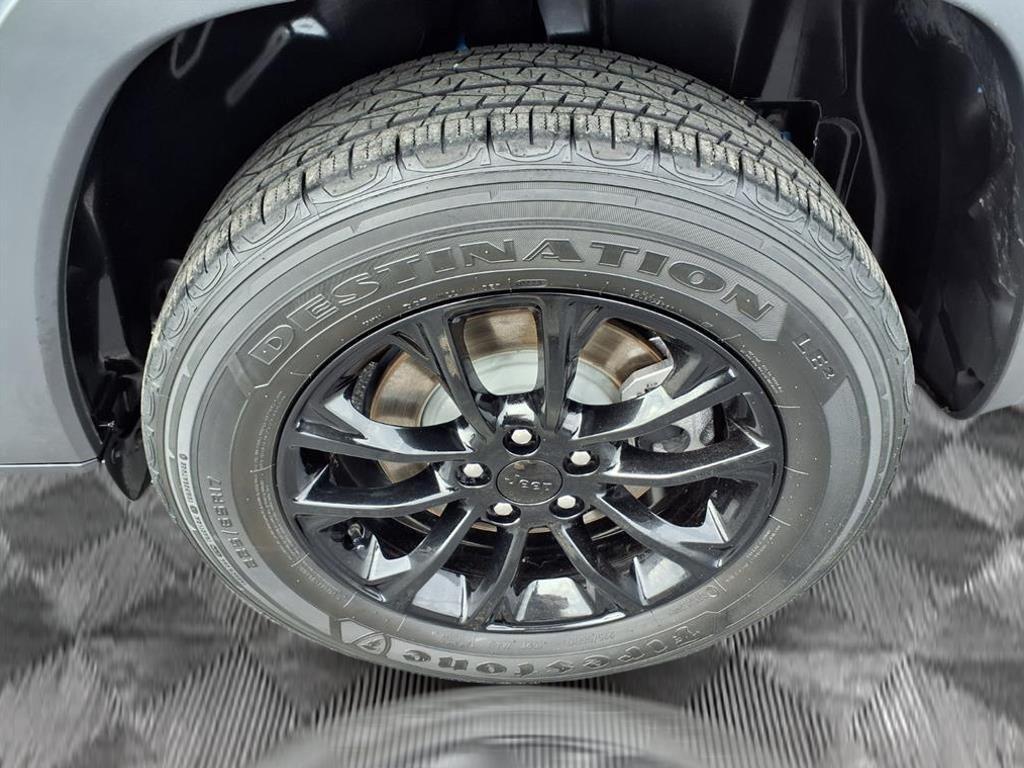 used 2023 Jeep Cherokee car, priced at $21,899
