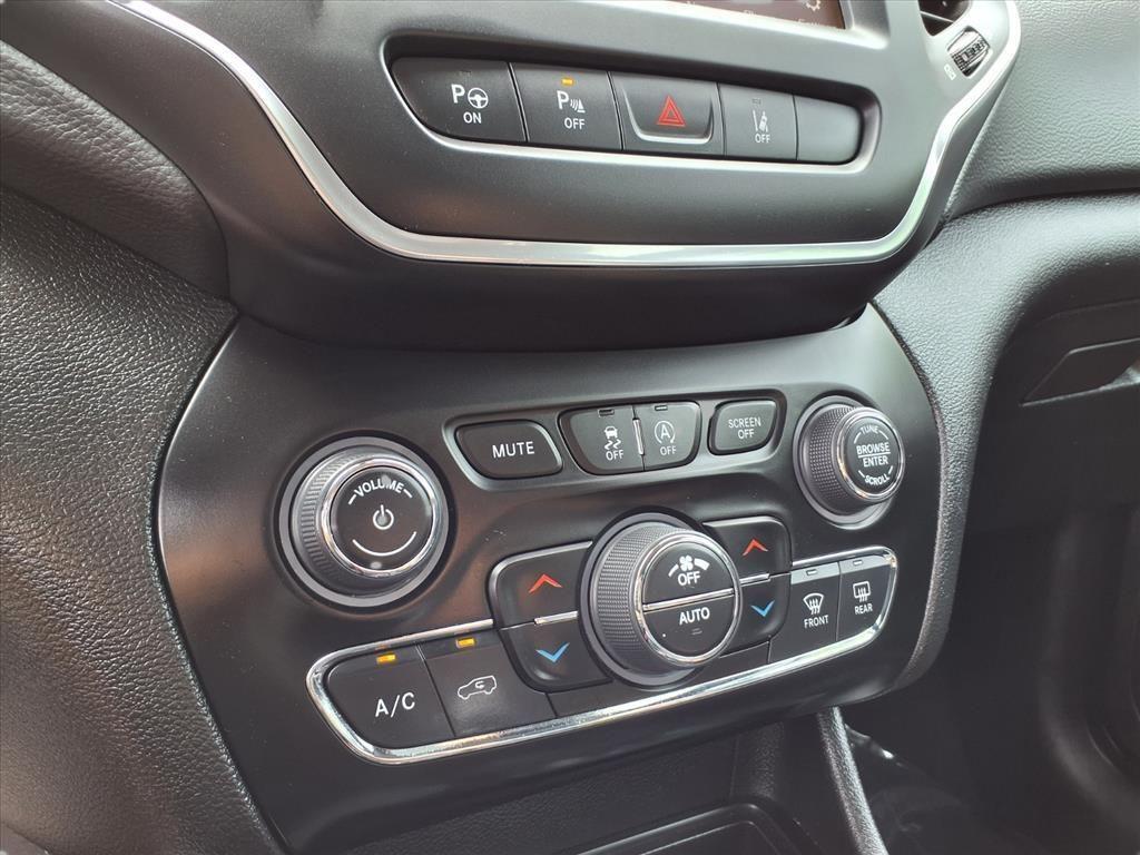 used 2023 Jeep Cherokee car, priced at $21,899