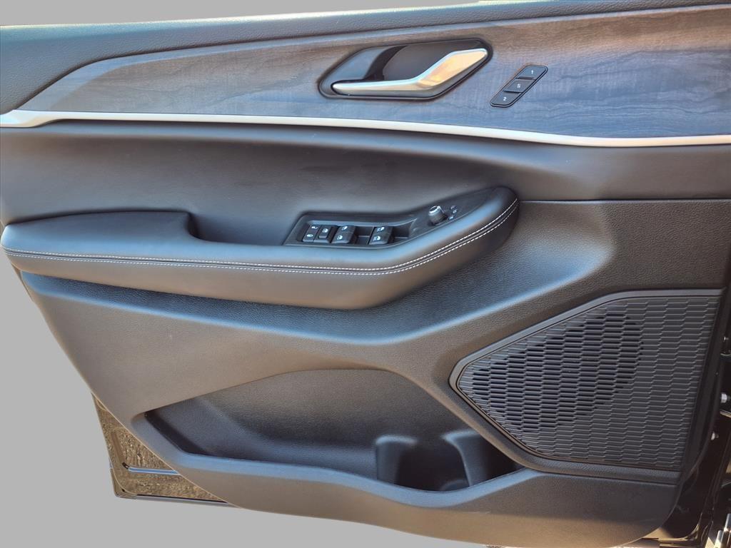 new 2025 Jeep Grand Cherokee L car, priced at $49,028