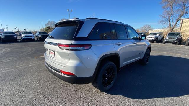 new 2025 Jeep Grand Cherokee car, priced at $38,995