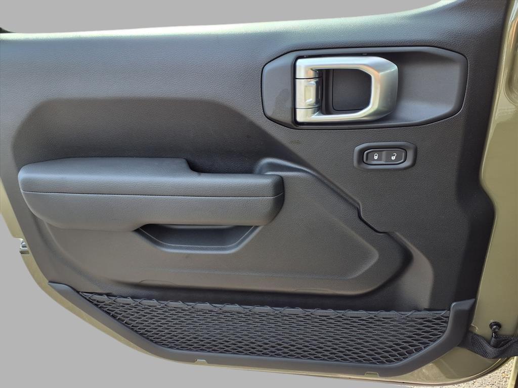 new 2026 Jeep Wrangler car, priced at $36,615