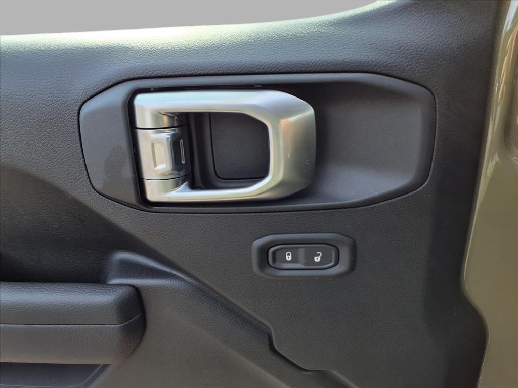 new 2026 Jeep Wrangler car, priced at $36,615