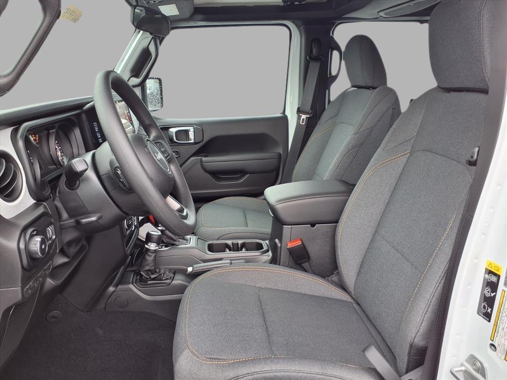 new 2025 Jeep Wrangler car, priced at $36,117
