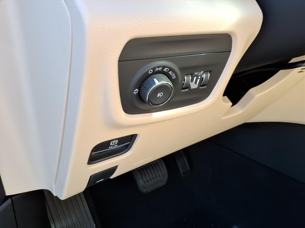 new 2025 Jeep Grand Cherokee car, priced at $45,759