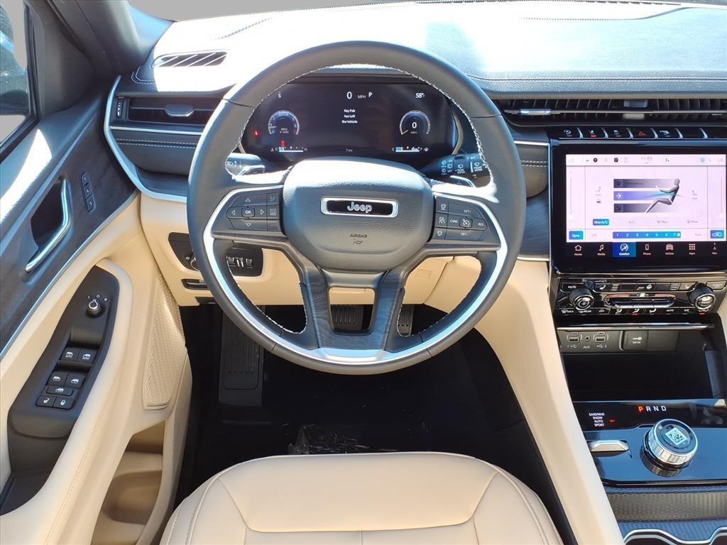 new 2025 Jeep Grand Cherokee car, priced at $45,759