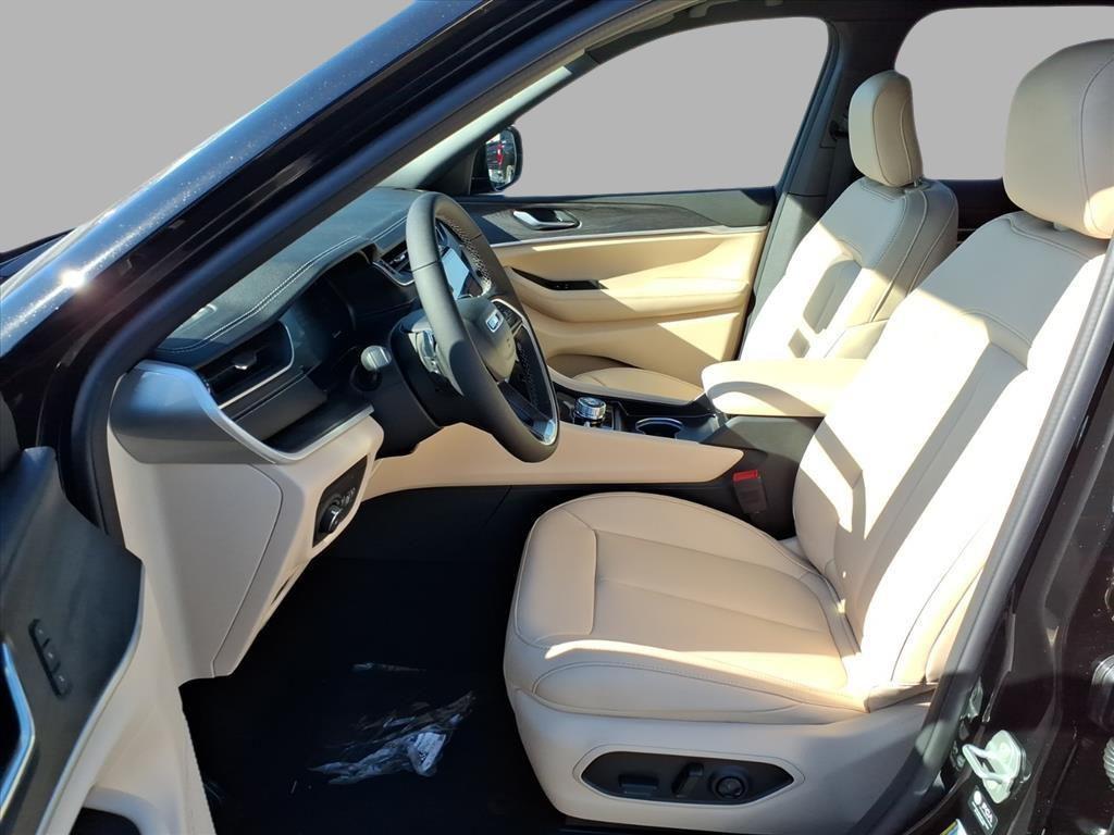 new 2025 Jeep Grand Cherokee car, priced at $45,759