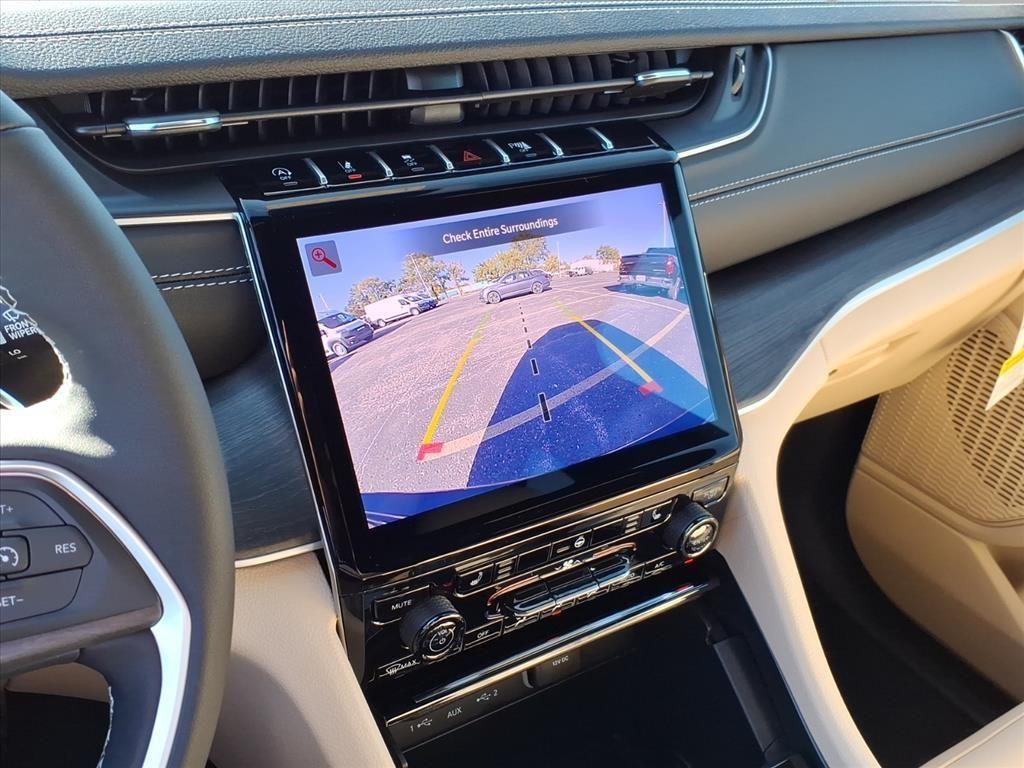 new 2025 Jeep Grand Cherokee car, priced at $45,759