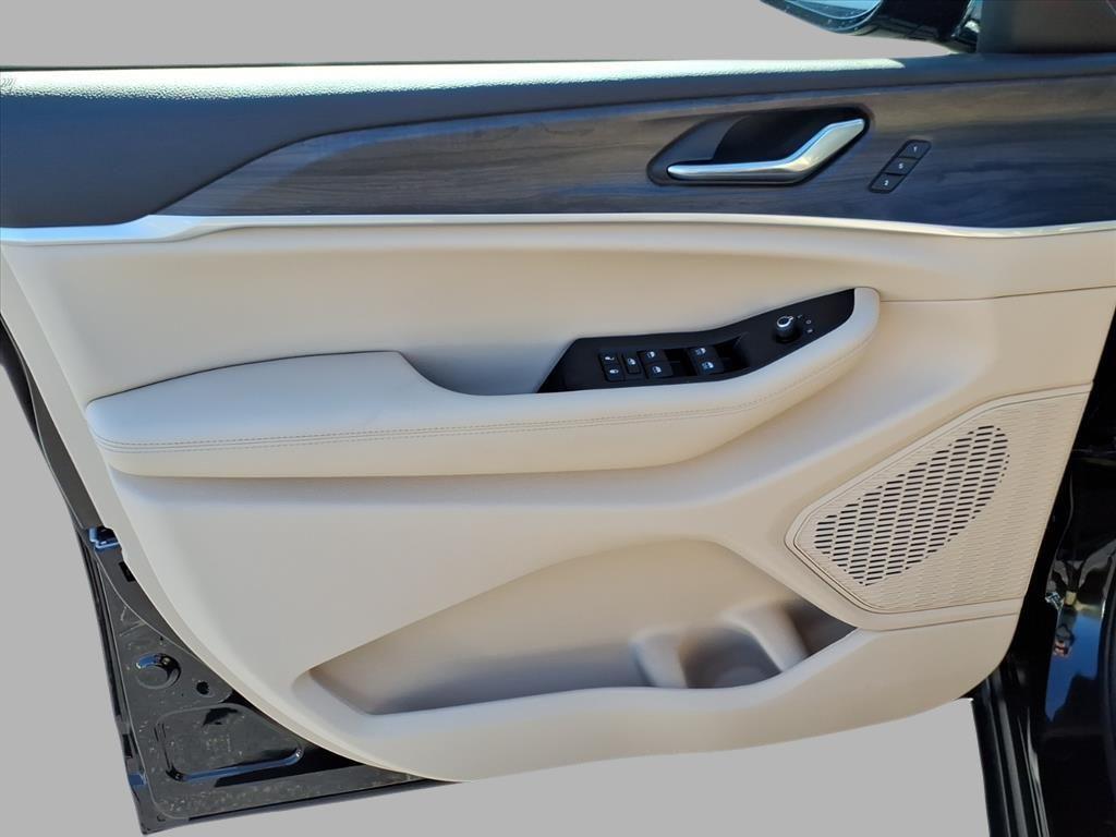 new 2025 Jeep Grand Cherokee car, priced at $45,759