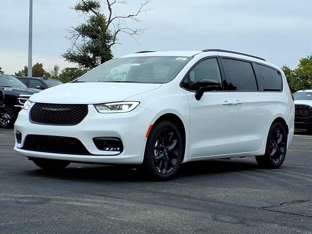 new 2026 Chrysler Pacifica car, priced at $43,194