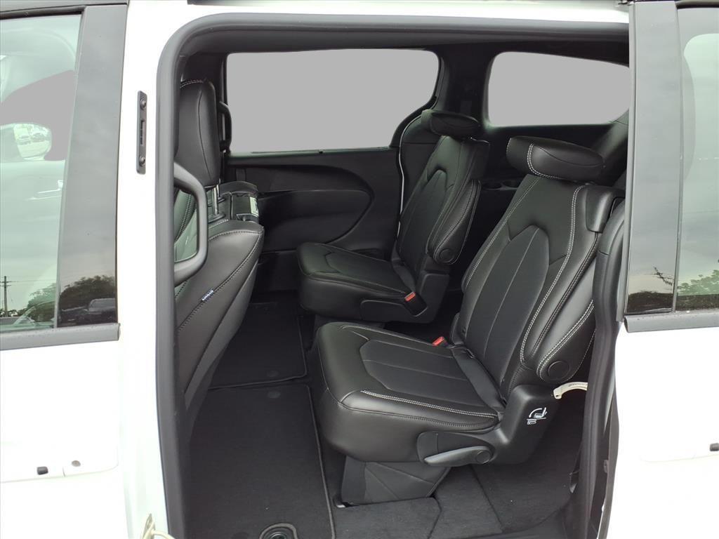 new 2026 Chrysler Pacifica car, priced at $43,194