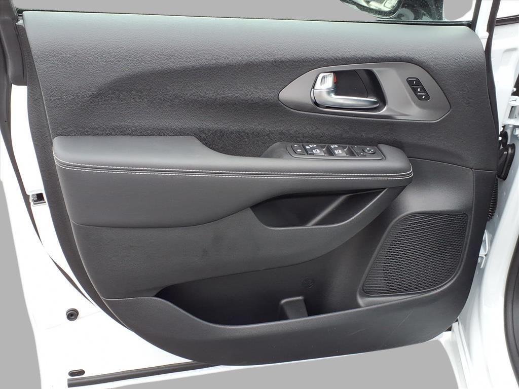 new 2026 Chrysler Pacifica car, priced at $43,194