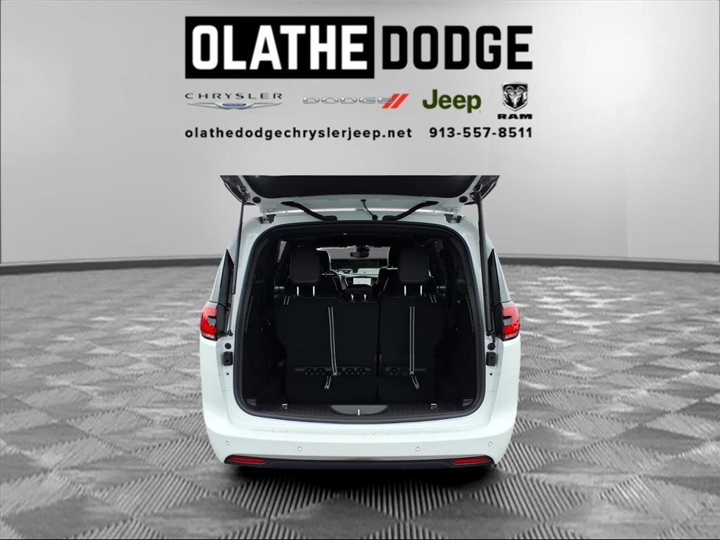 new 2026 Chrysler Pacifica car, priced at $43,194