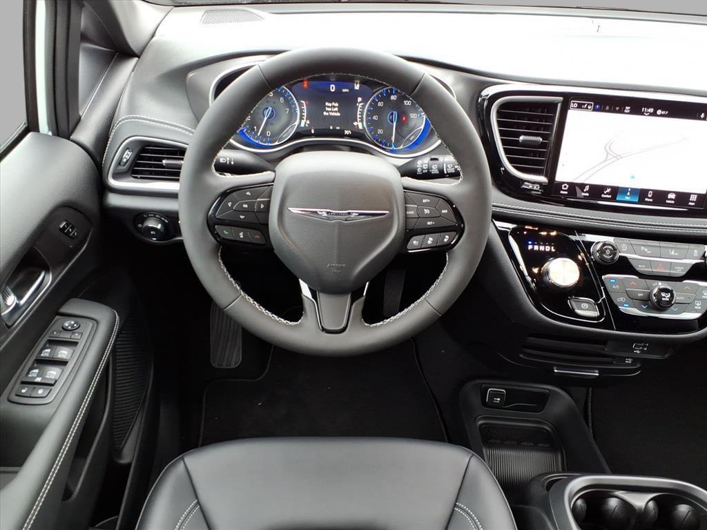 new 2026 Chrysler Pacifica car, priced at $43,194