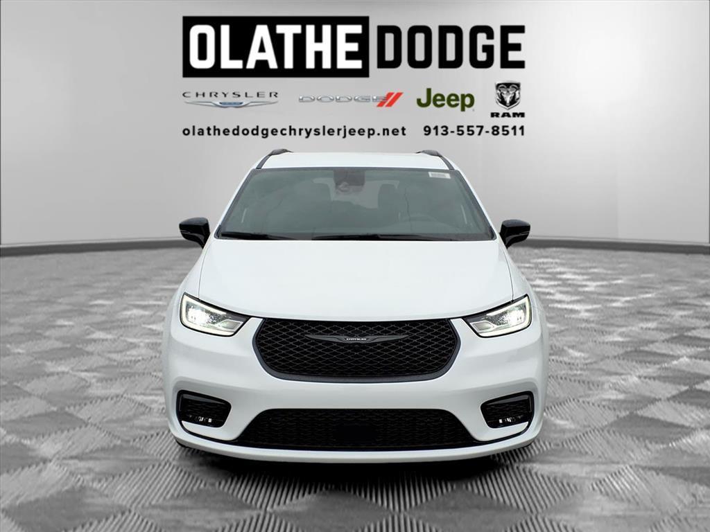 new 2026 Chrysler Pacifica car, priced at $43,194