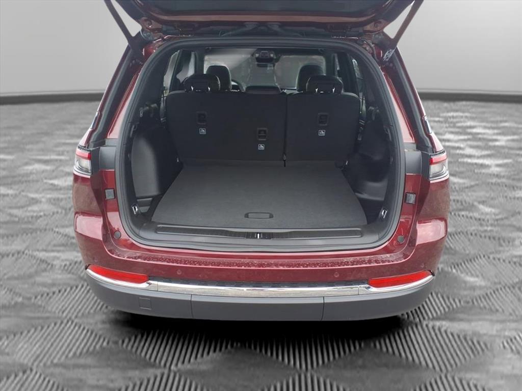 new 2025 Jeep Grand Cherokee car, priced at $42,309