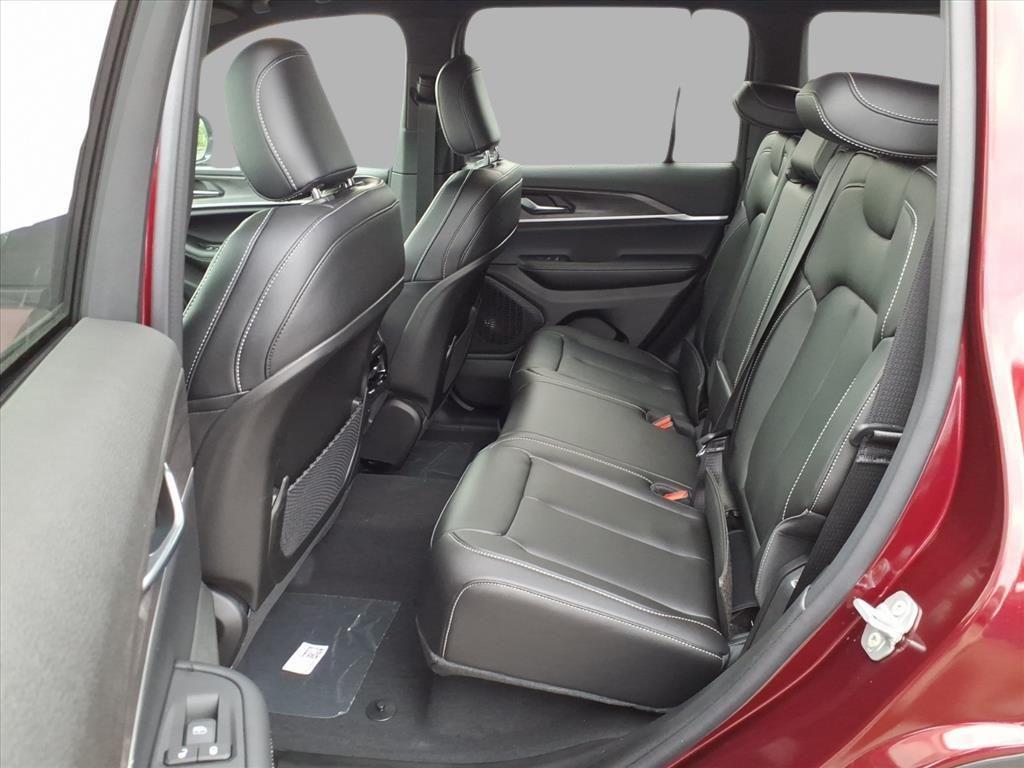 new 2025 Jeep Grand Cherokee car, priced at $42,309