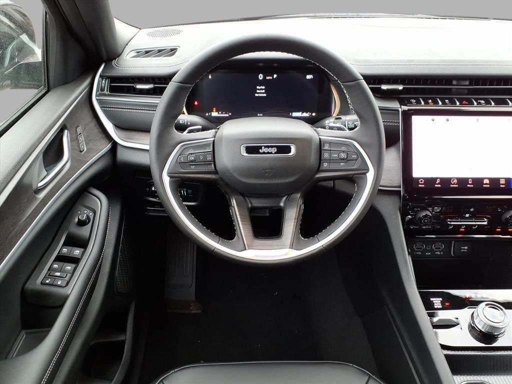 new 2025 Jeep Grand Cherokee car, priced at $42,309