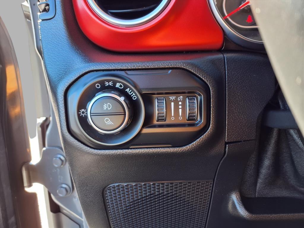 used 2021 Jeep Gladiator car, priced at $38,841