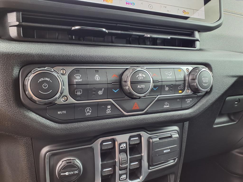 new 2025 Jeep Wrangler car, priced at $43,488