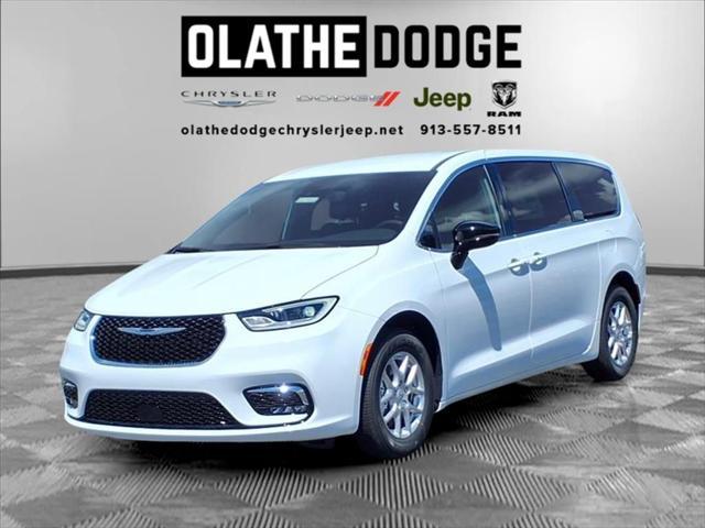 new 2025 Chrysler Pacifica car, priced at $38,879