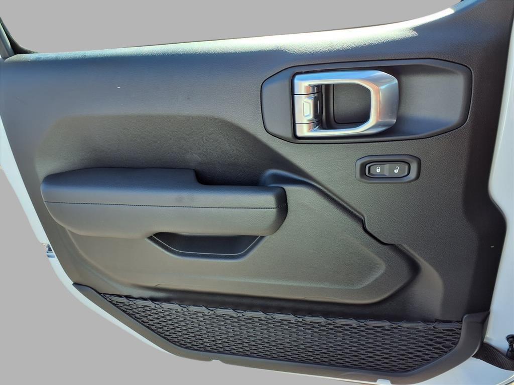 new 2026 Jeep Wrangler car, priced at $41,065