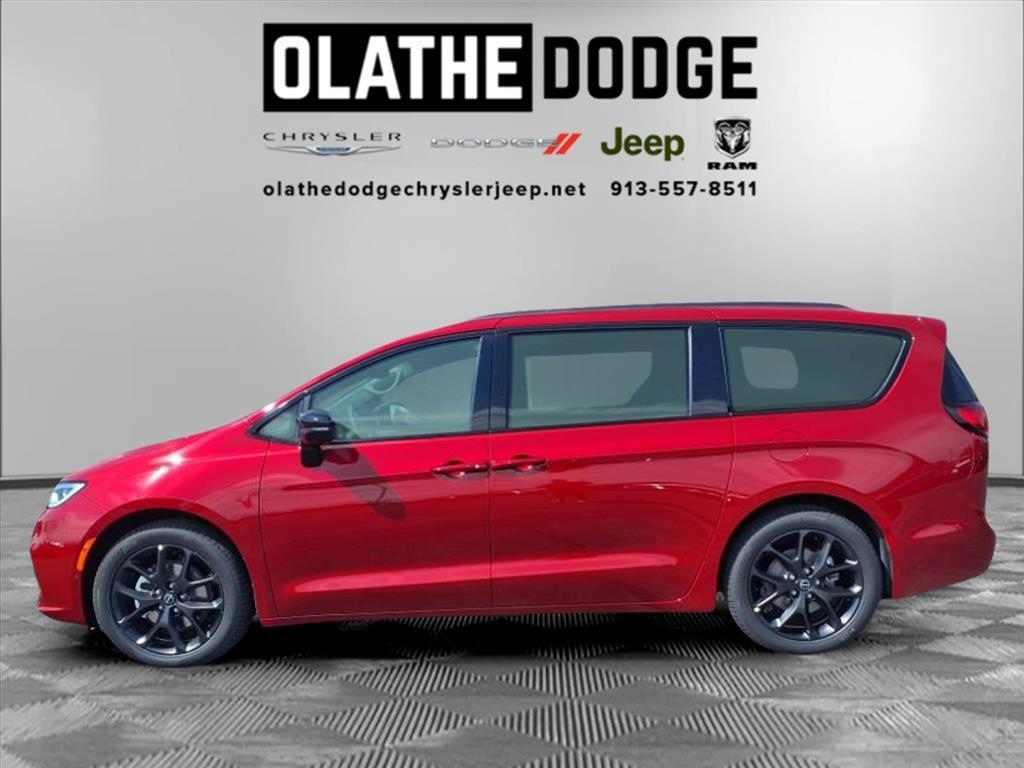new 2026 Chrysler Pacifica car, priced at $47,750