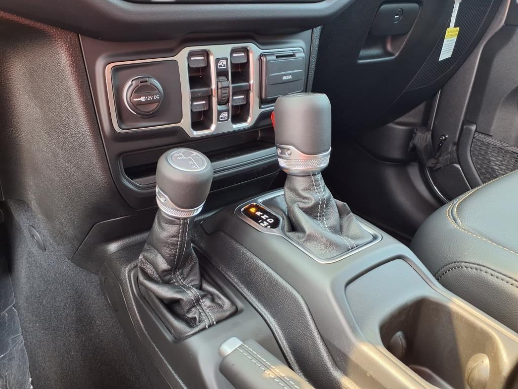 new 2025 Jeep Gladiator car, priced at $43,474