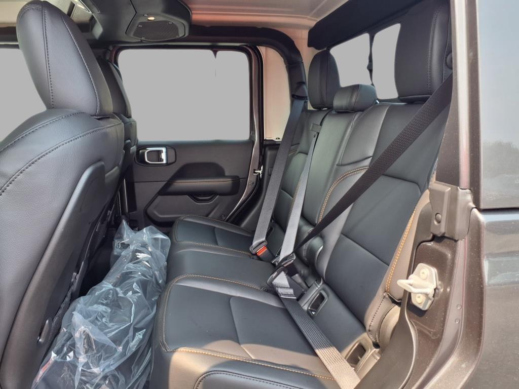 new 2025 Jeep Gladiator car, priced at $43,474
