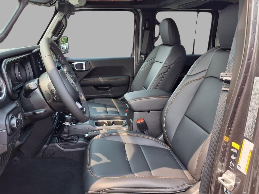 new 2025 Jeep Gladiator car, priced at $43,474