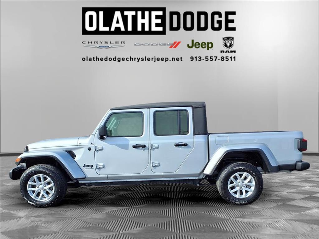 used 2023 Jeep Gladiator car, priced at $34,680