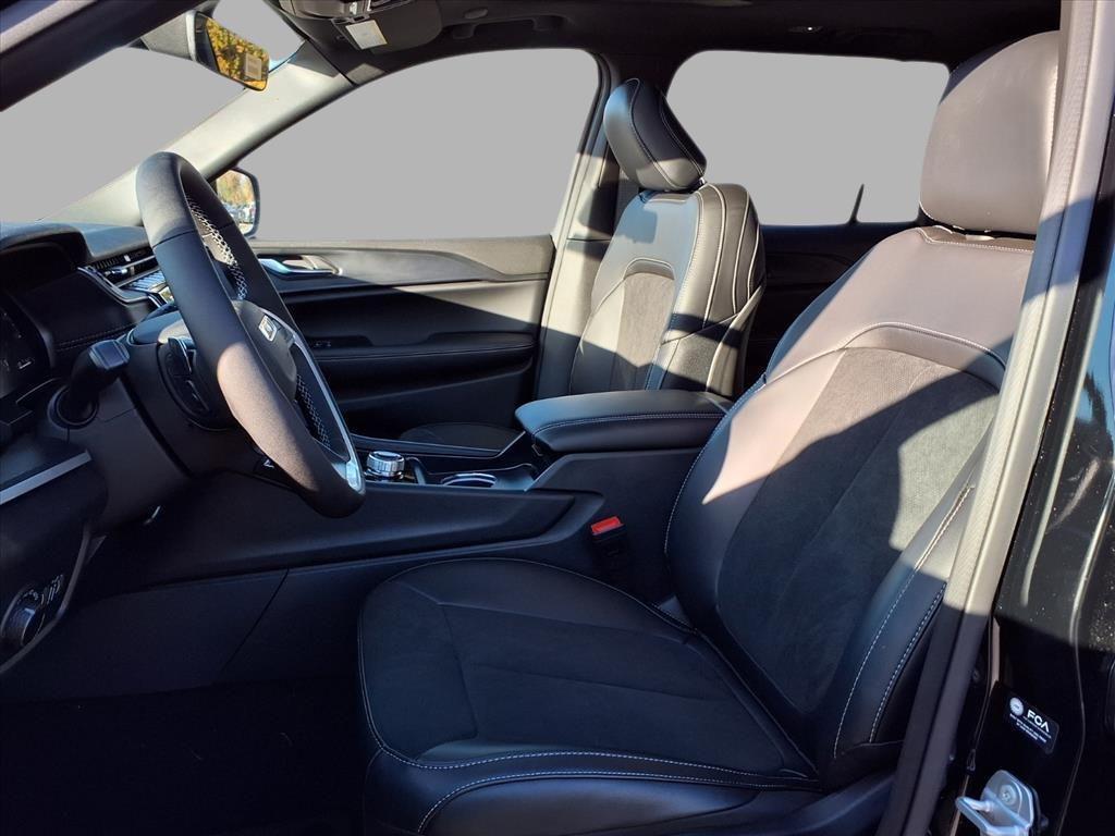 new 2025 Jeep Grand Cherokee car, priced at $42,609