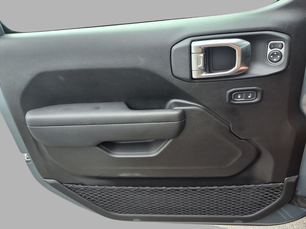new 2025 Jeep Wrangler car, priced at $39,709