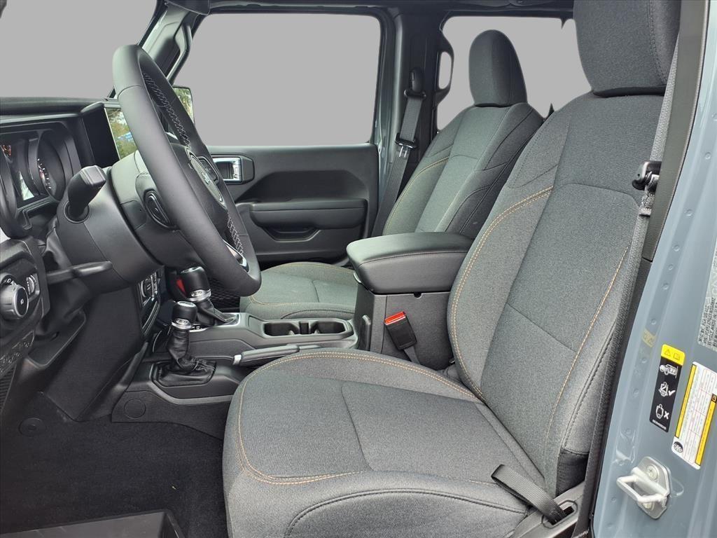 new 2025 Jeep Wrangler car, priced at $39,709