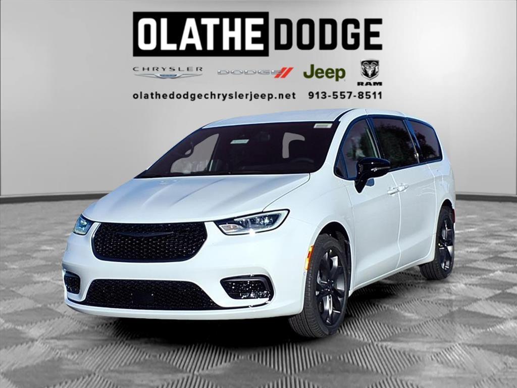 new 2026 Chrysler Pacifica car, priced at $50,785