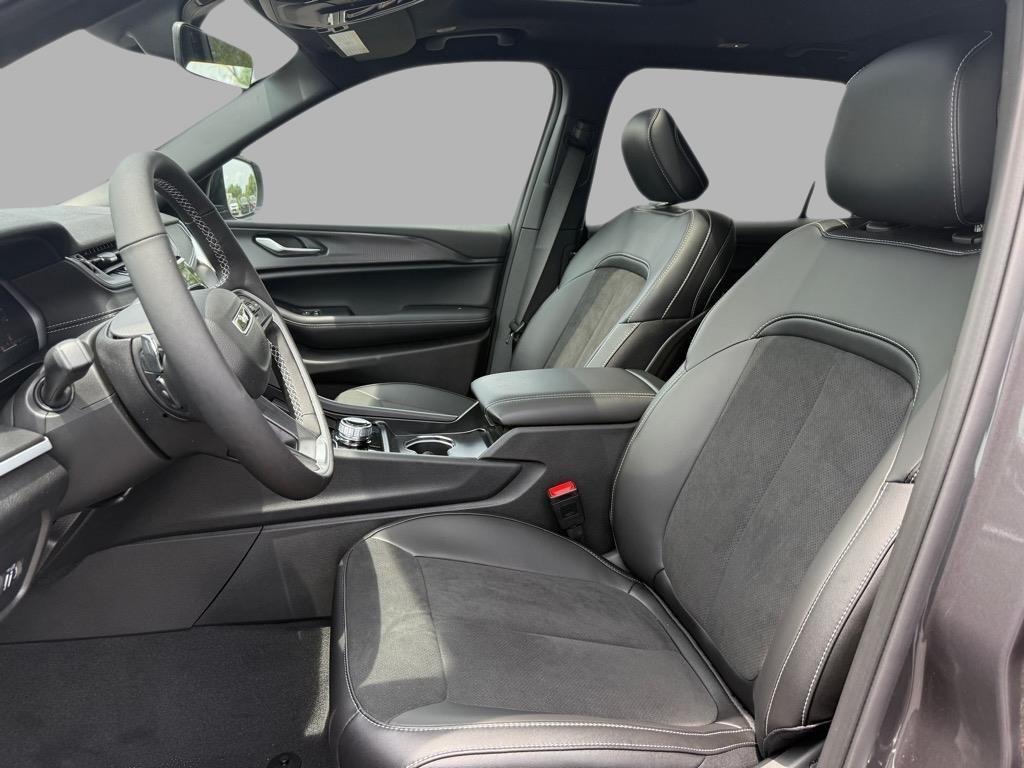 new 2025 Jeep Grand Cherokee L car, priced at $42,719