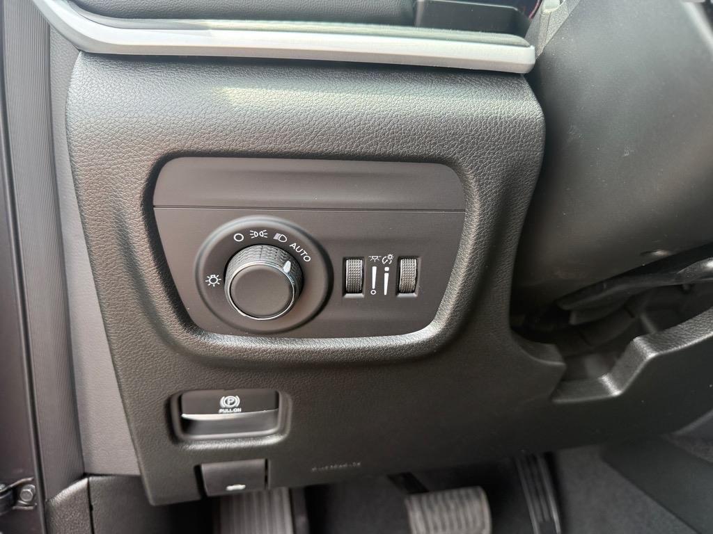 new 2025 Jeep Grand Cherokee L car, priced at $42,719