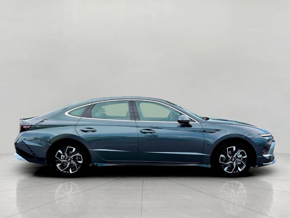 new 2024 Hyundai Sonata car, priced at $28,891