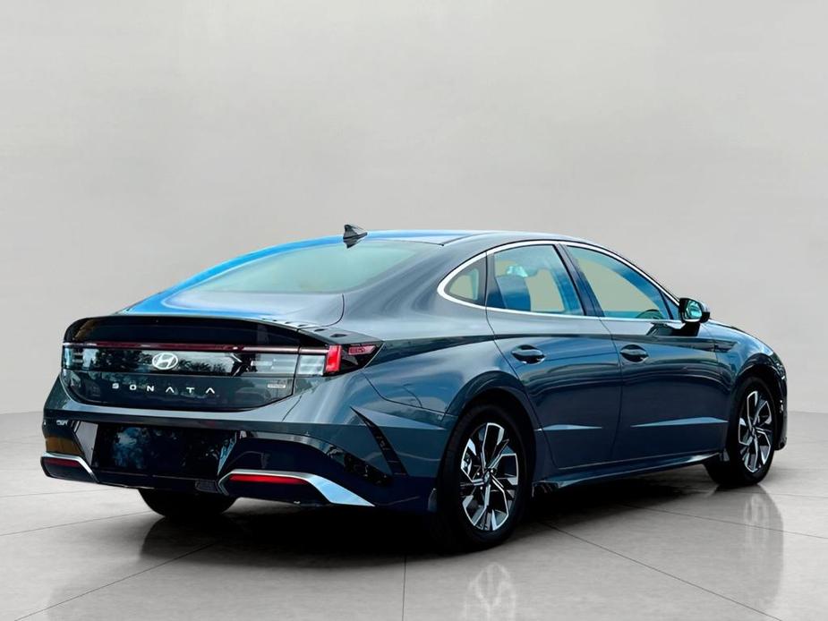 new 2024 Hyundai Sonata car, priced at $28,891