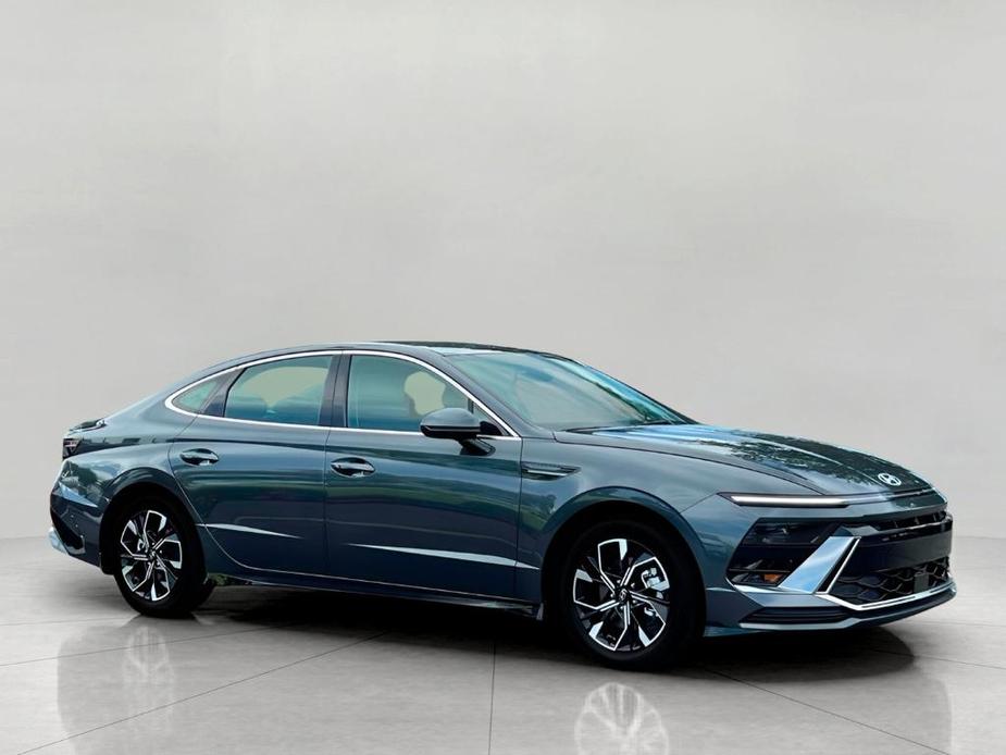 new 2024 Hyundai Sonata car, priced at $28,891