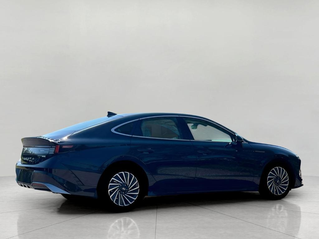 new 2025 Hyundai Sonata Hybrid car, priced at $32,075