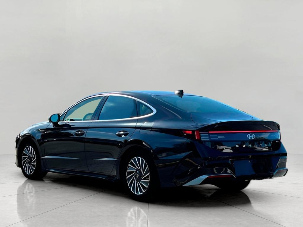 new 2025 Hyundai Sonata Hybrid car, priced at $37,502