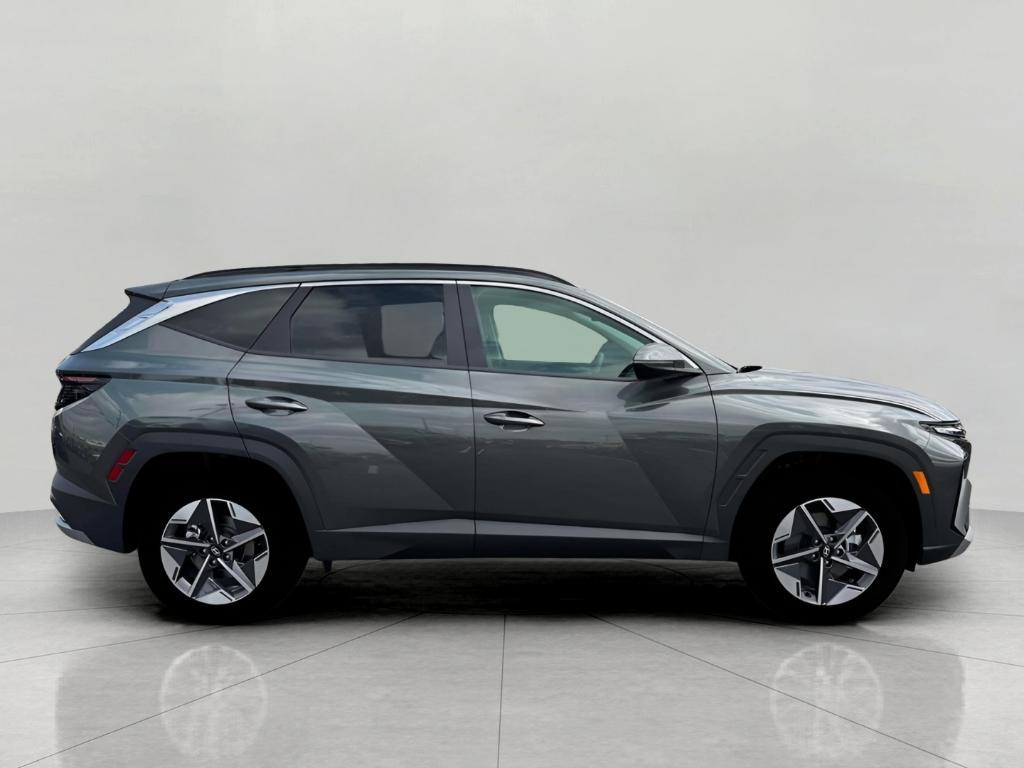 new 2025 Hyundai TUCSON Hybrid car, priced at $35,533