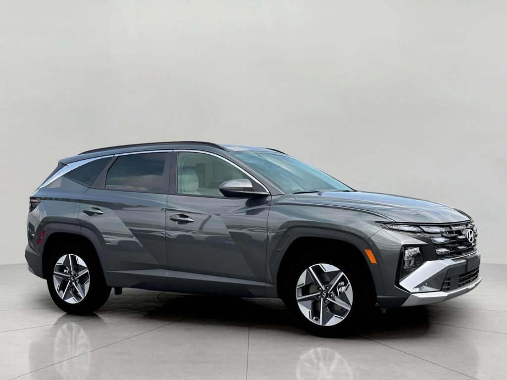 new 2025 Hyundai TUCSON Hybrid car, priced at $35,533