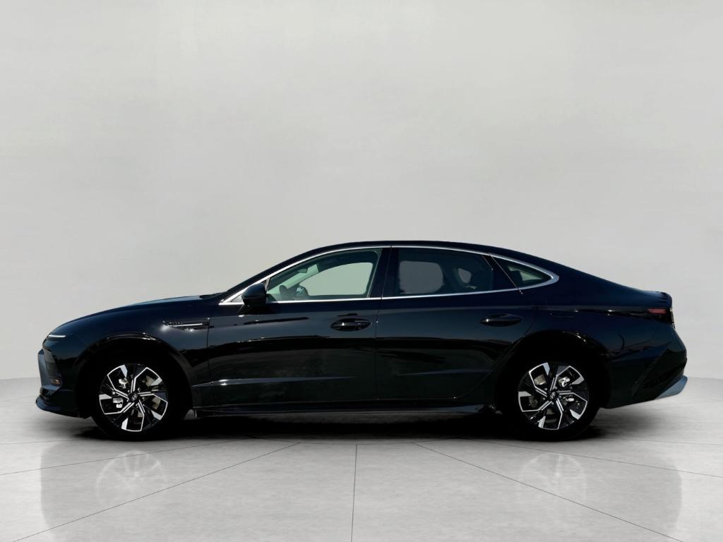 new 2025 Hyundai Sonata car, priced at $30,075