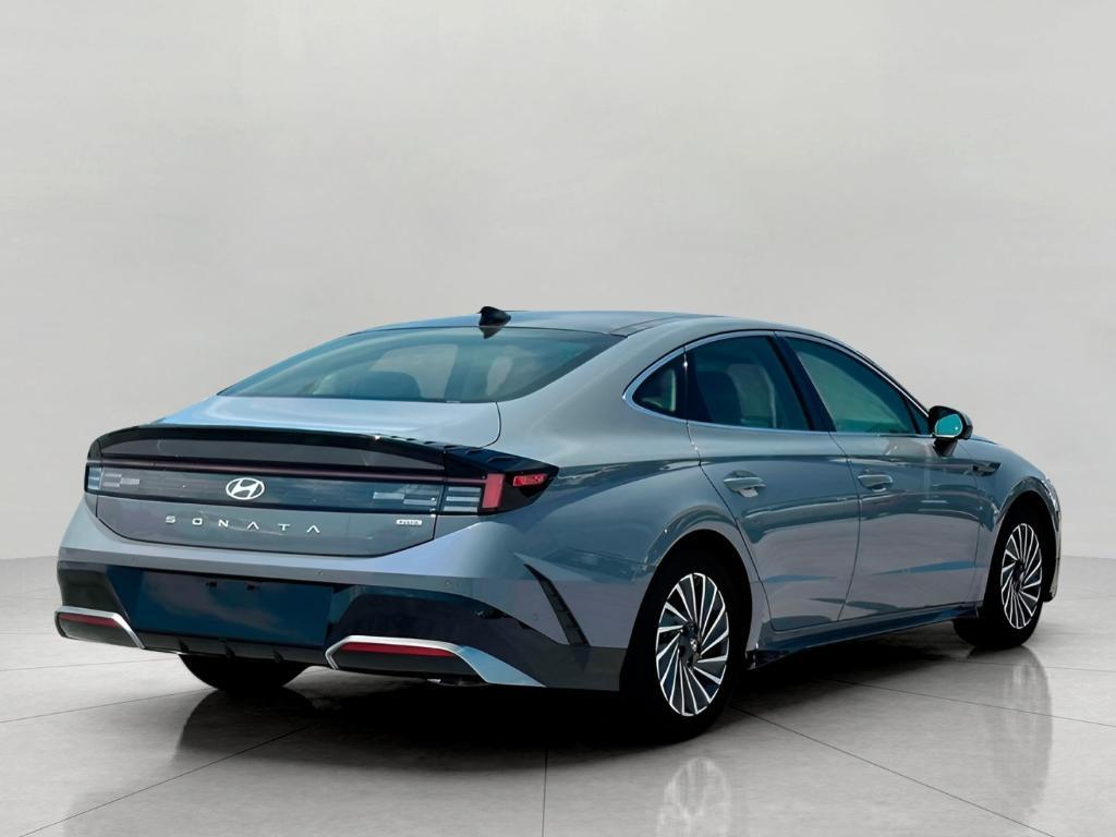 new 2025 Hyundai Sonata Hybrid car, priced at $37,641